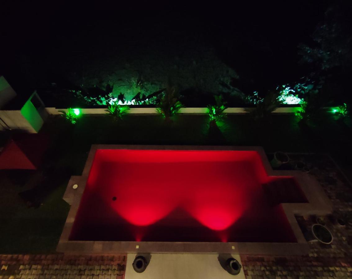 Villa Red Pool Хиккадува Экстерьер фото