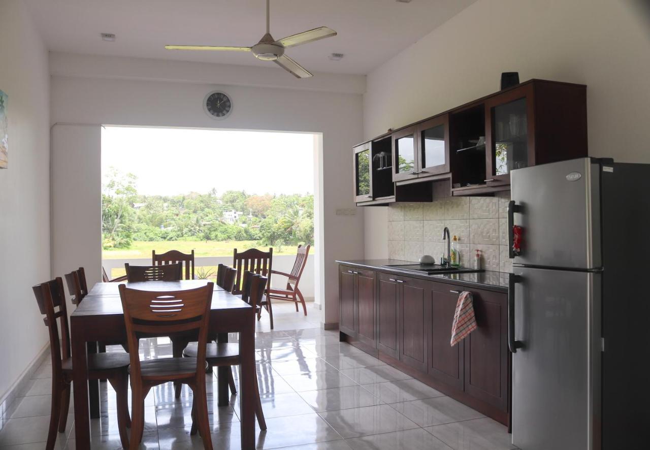 Villa Red Pool Хиккадува Экстерьер фото